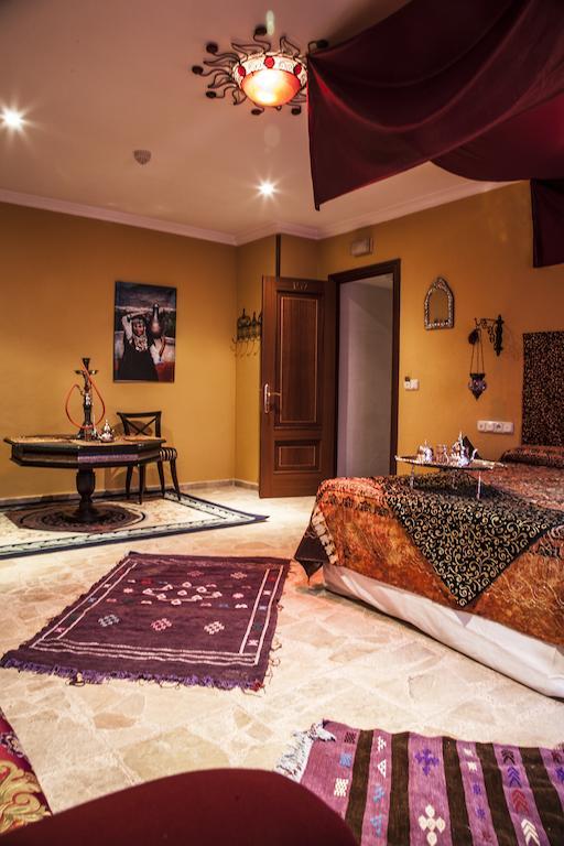 Hotel Tematico Costa Del Sol Торремолінос Екстер'єр фото